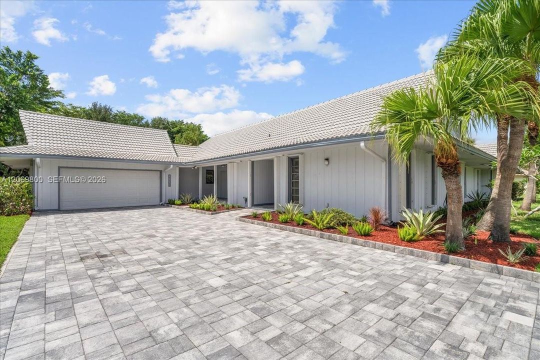 For Sale: $790,000 (3 beds, 2 baths, 3050 Square Feet)