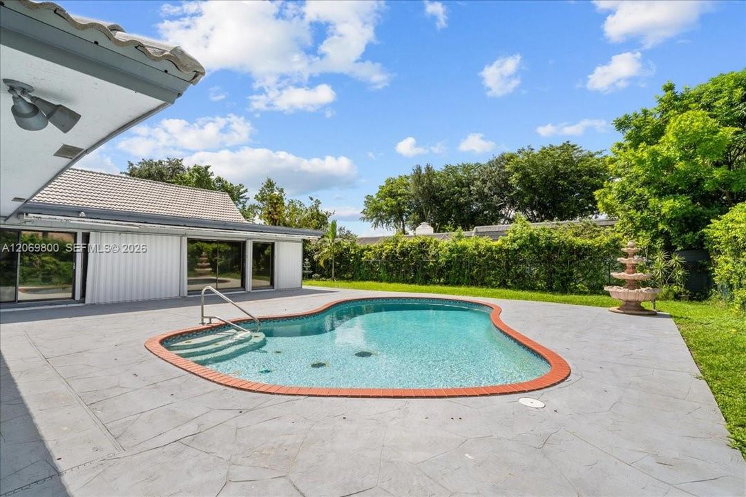 For Sale: $790,000 (3 beds, 2 baths, 3050 Square Feet)