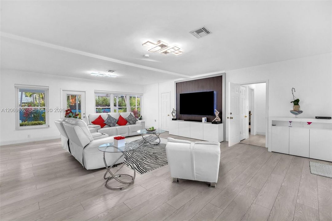 For Rent: $9,000 (3 beds, 2 baths, 1775 Square Feet)