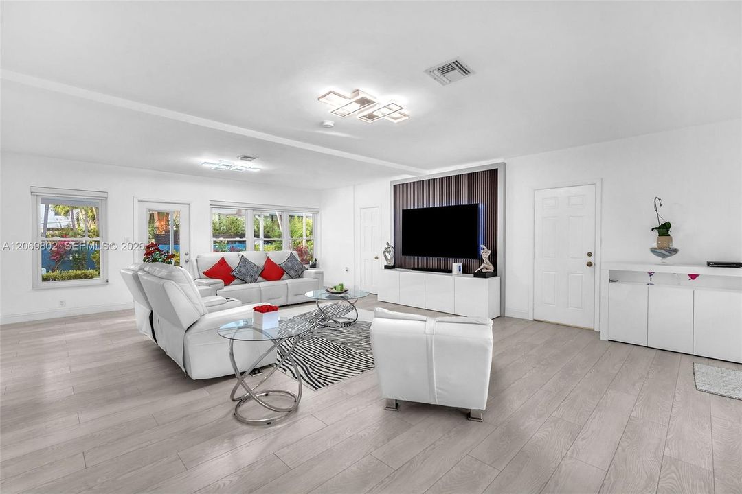 For Rent: $9,000 (3 beds, 2 baths, 1775 Square Feet)