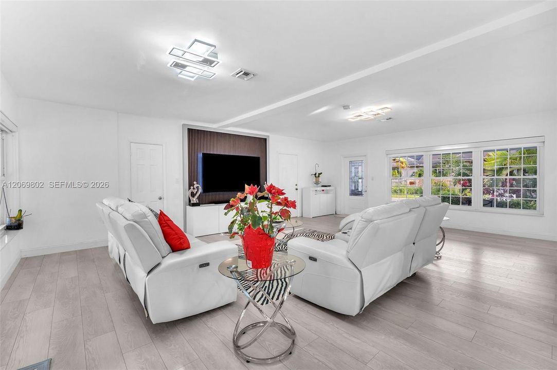 For Rent: $9,000 (3 beds, 2 baths, 1775 Square Feet)