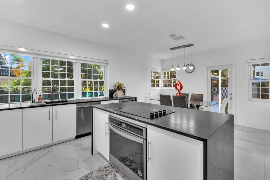 For Rent: $9,000 (3 beds, 2 baths, 1775 Square Feet)
