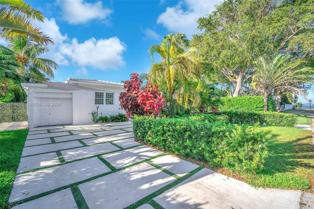 For Rent: $9,000 (3 beds, 2 baths, 1775 Square Feet)