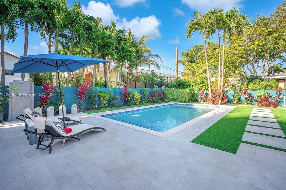 For Rent: $9,000 (3 beds, 2 baths, 1775 Square Feet)