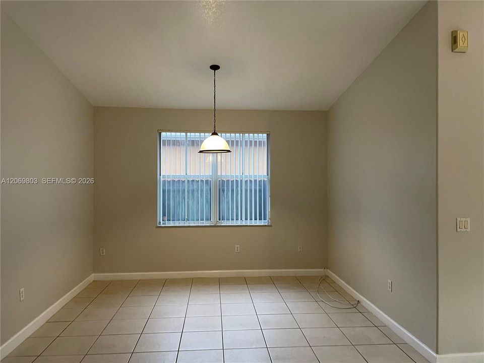 В аренду: $3,800 (3 спален, 2 ванн, 1485 Квадратных фут)