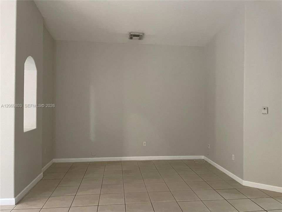 В аренду: $3,800 (3 спален, 2 ванн, 1485 Квадратных фут)
