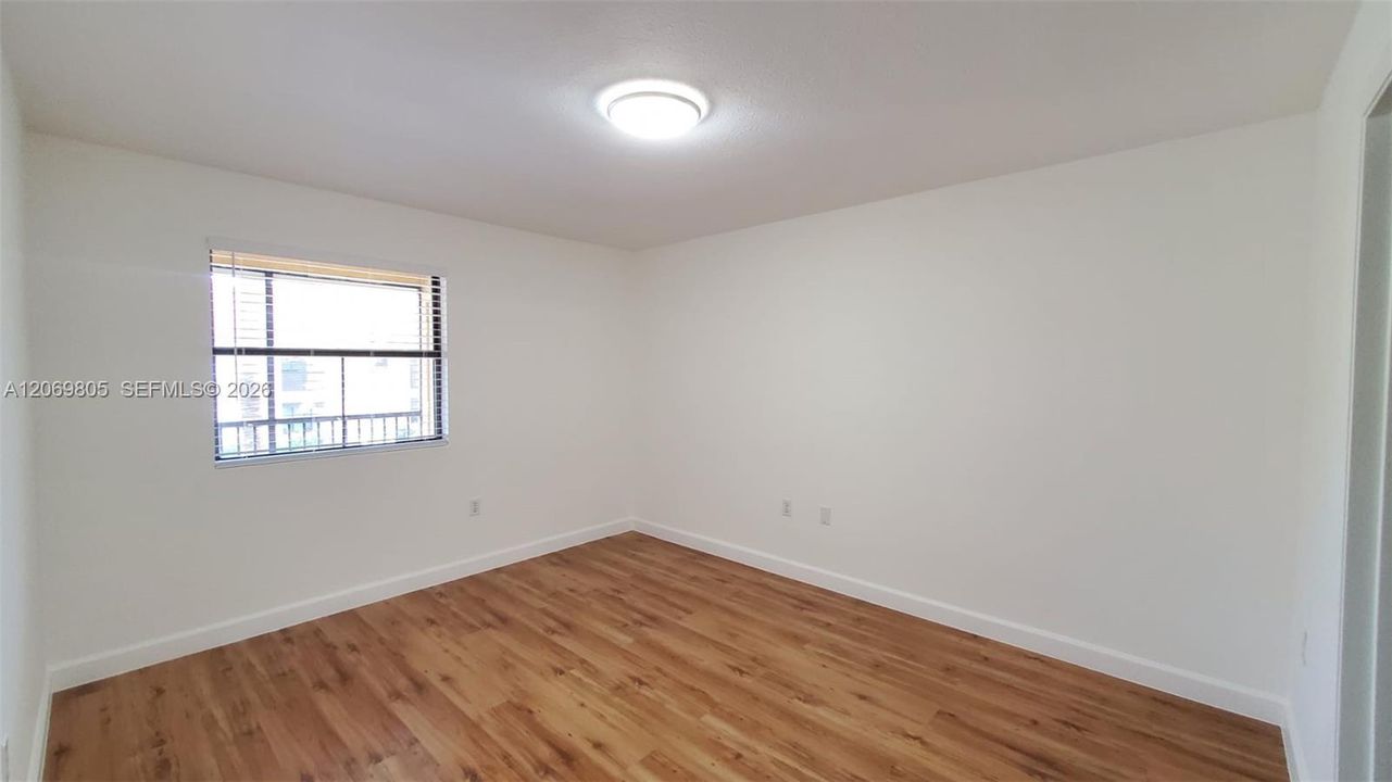 For Sale: $319,900 (2 beds, 2 baths, 1053 Square Feet)