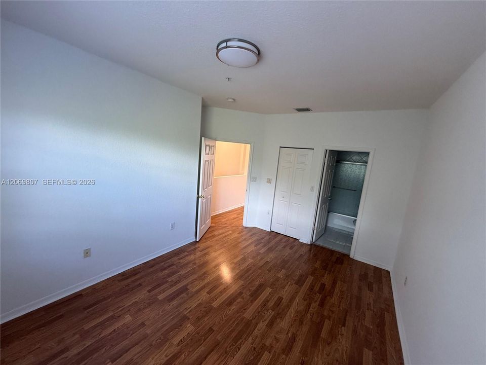 В аренду: $3,000 (3 спален, 2 ванн, 1370 Квадратных фут)