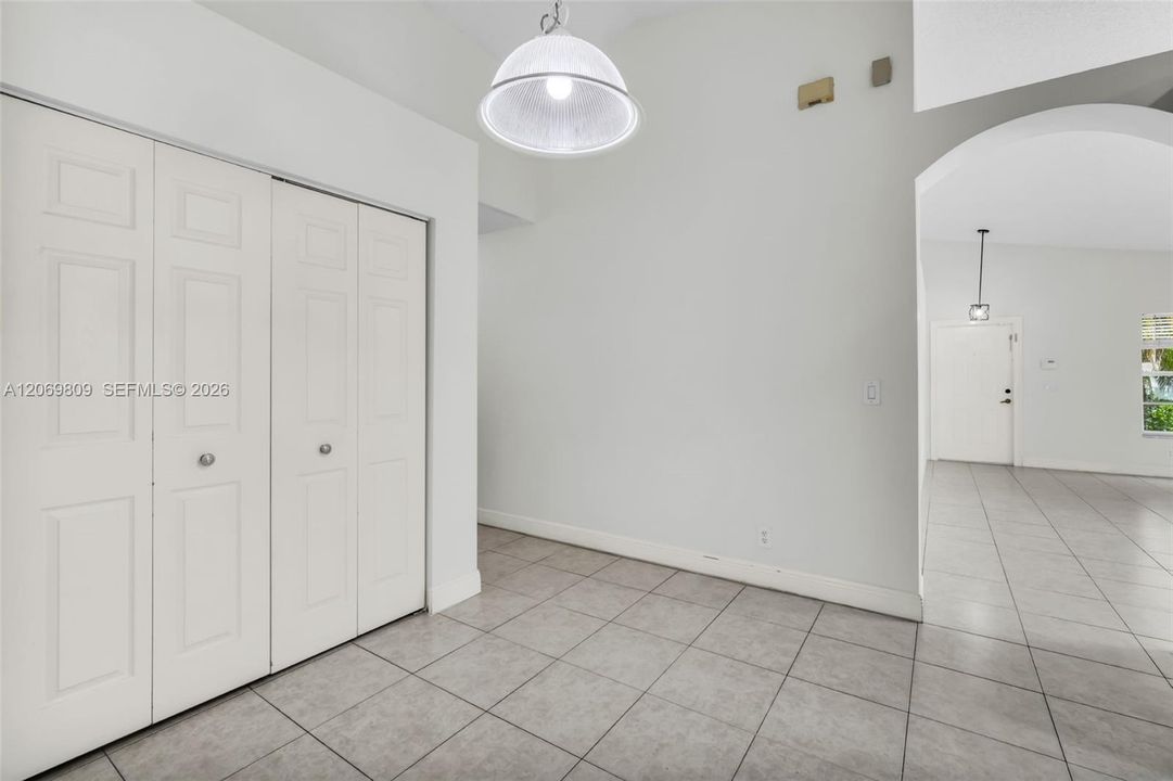 For Rent: $4,200 (4 beds, 2 baths, 1800 Square Feet)