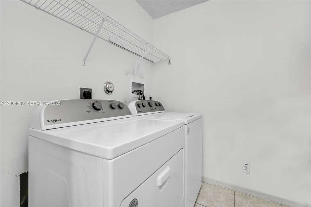 For Rent: $4,200 (4 beds, 2 baths, 1800 Square Feet)