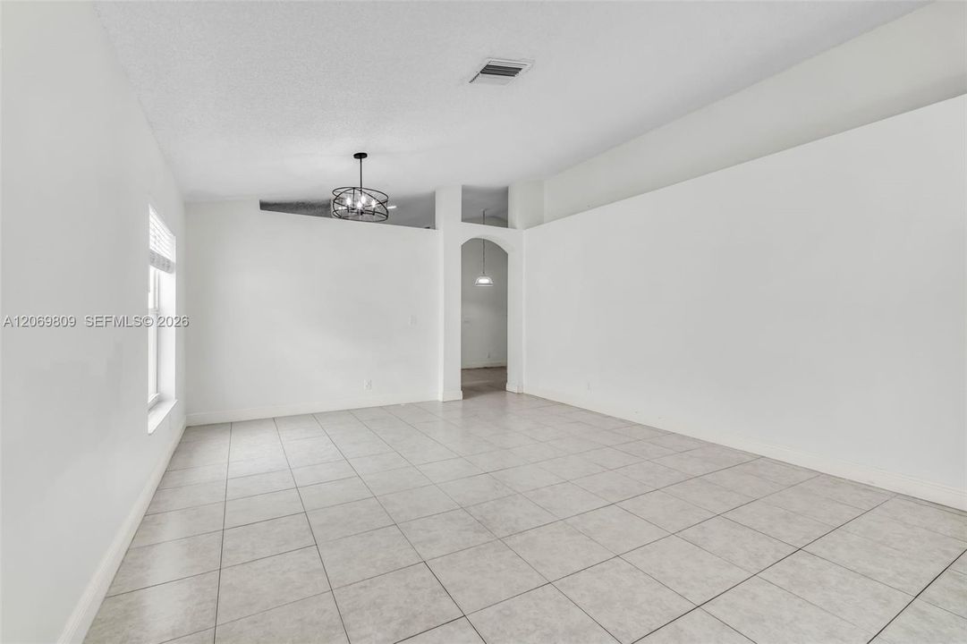 For Rent: $4,200 (4 beds, 2 baths, 1800 Square Feet)