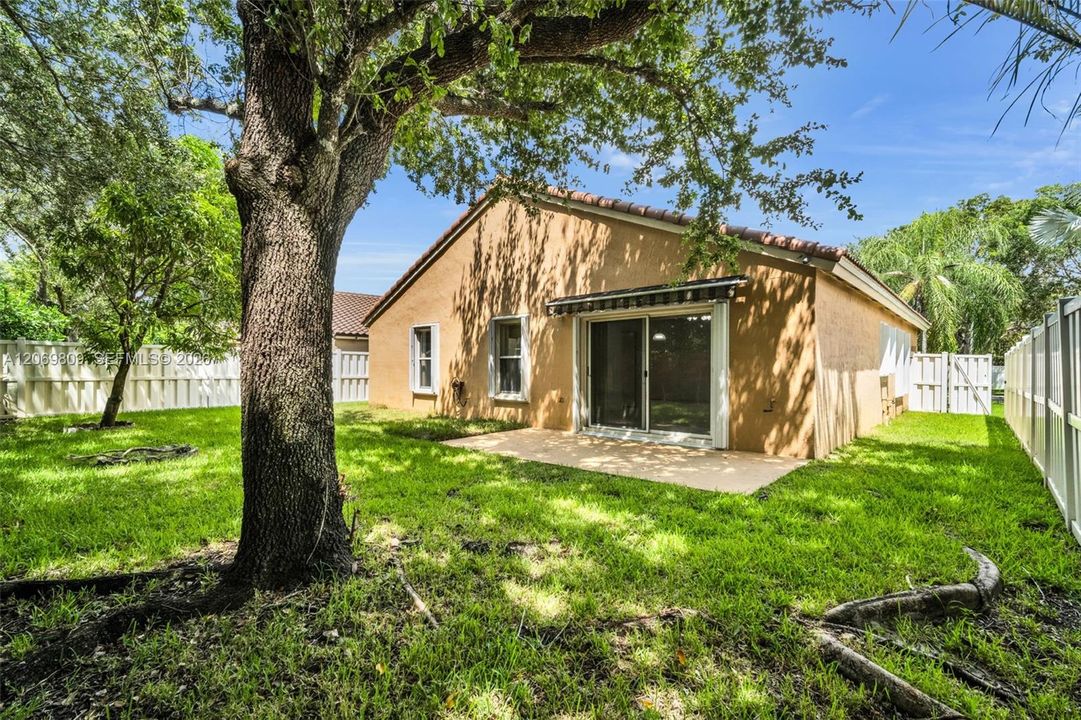 For Rent: $4,200 (4 beds, 2 baths, 1800 Square Feet)