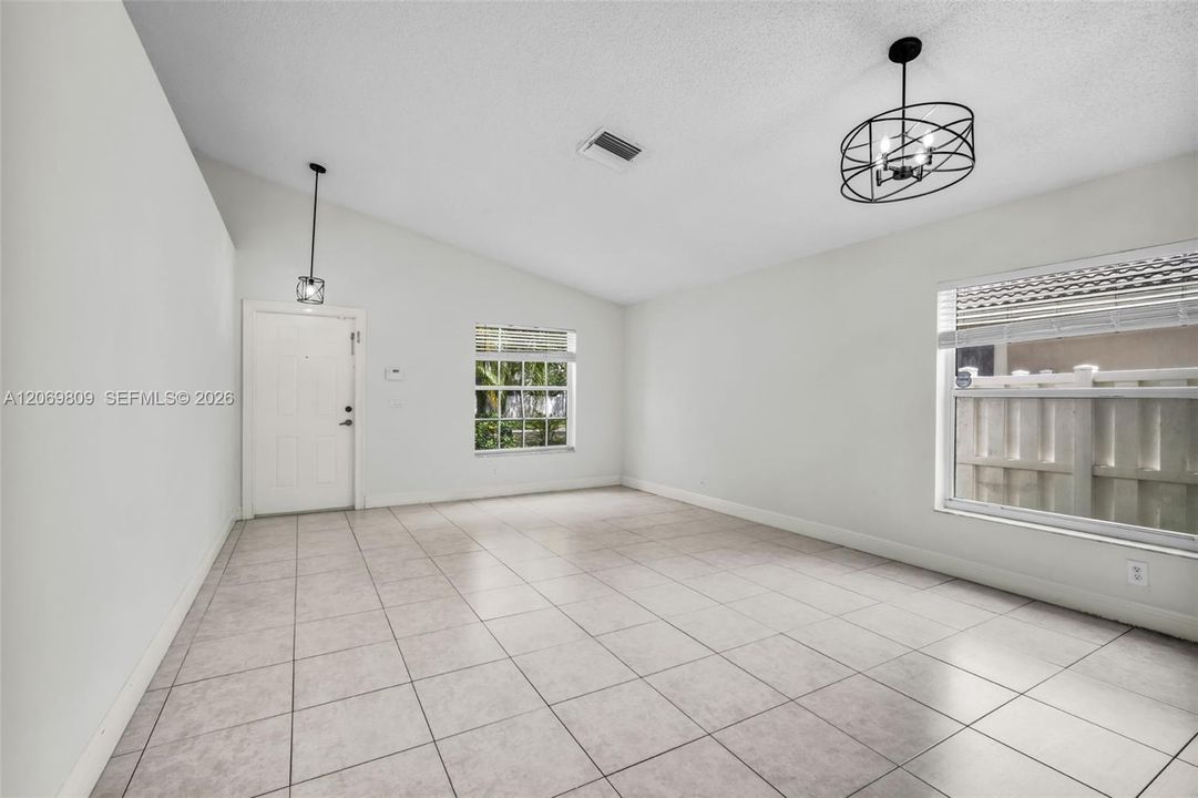 For Rent: $4,200 (4 beds, 2 baths, 1800 Square Feet)