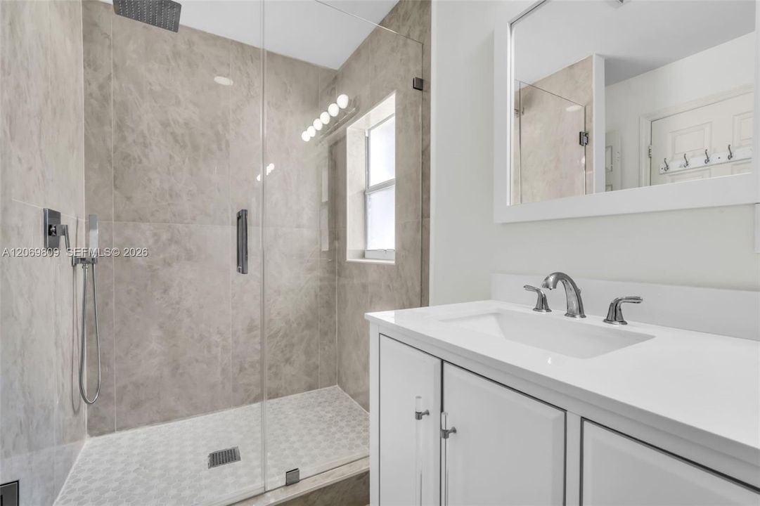 For Rent: $4,200 (4 beds, 2 baths, 1800 Square Feet)