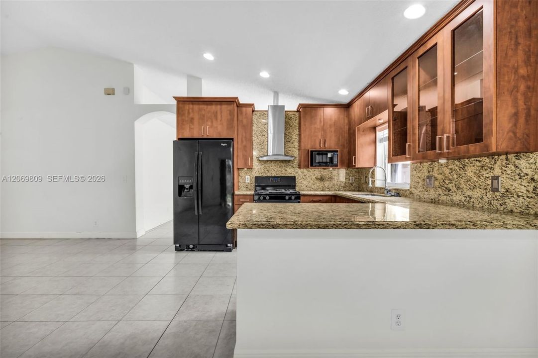 For Rent: $4,200 (4 beds, 2 baths, 1800 Square Feet)
