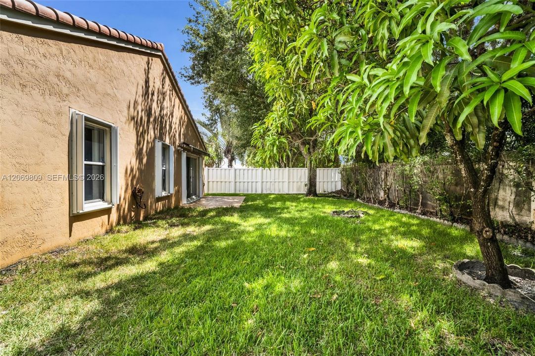 For Rent: $4,200 (4 beds, 2 baths, 1800 Square Feet)