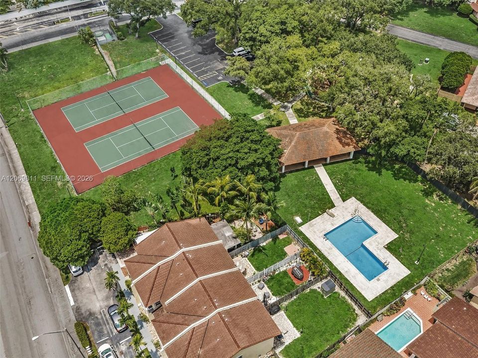 For Sale: $715,000 (3 beds, 2 baths, 1652 Square Feet)