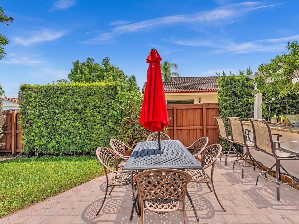 For Sale: $715,000 (3 beds, 2 baths, 1652 Square Feet)