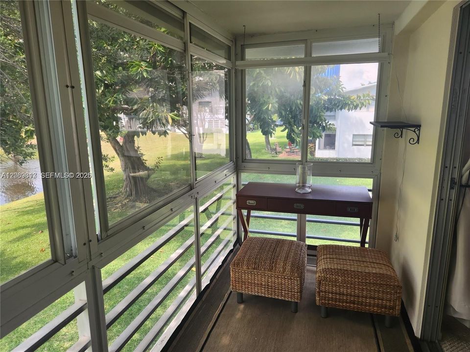 For Sale: $123,500 (2 beds, 1 baths, 820 Square Feet)