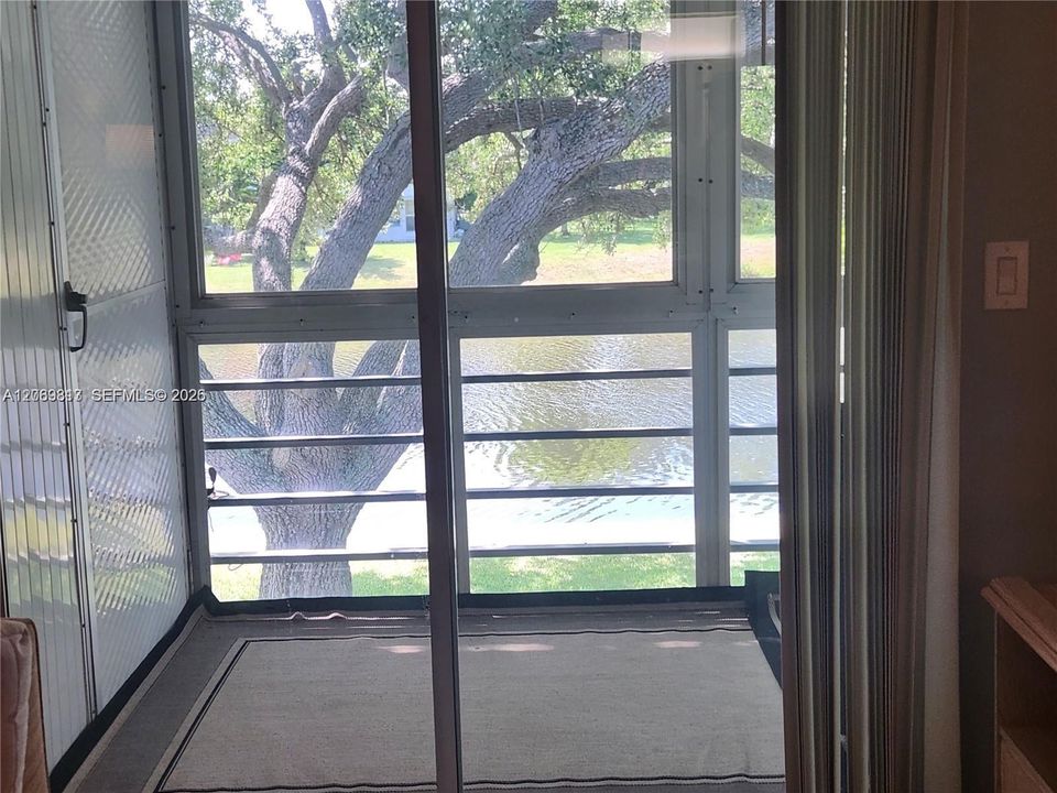 For Sale: $123,500 (2 beds, 1 baths, 820 Square Feet)