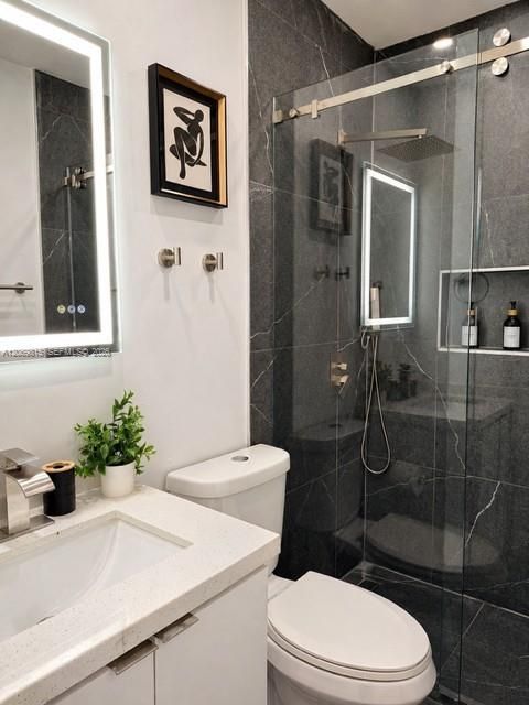 For Rent: $4,600 (3 beds, 2 baths, 1161 Square Feet)