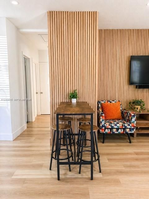 For Rent: $4,600 (3 beds, 2 baths, 1161 Square Feet)