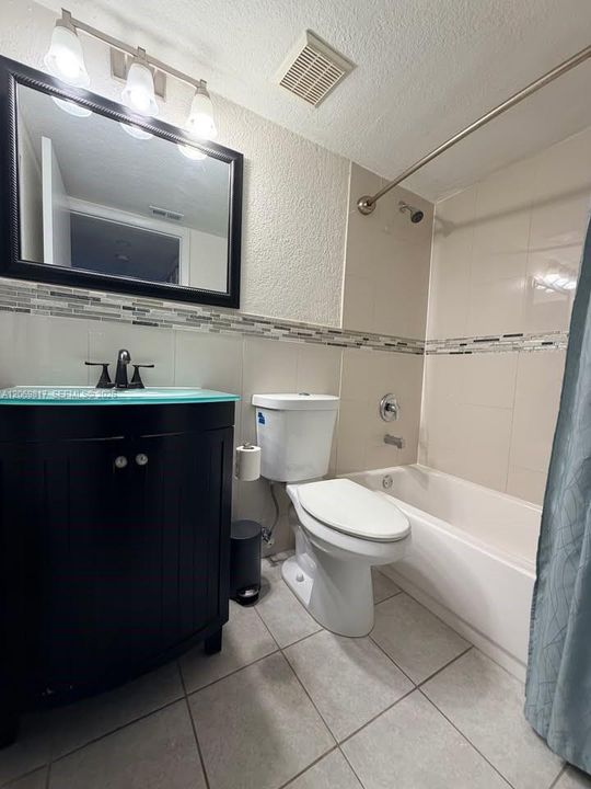 For Rent: $2,500 (2 beds, 2 baths, 961 Square Feet)