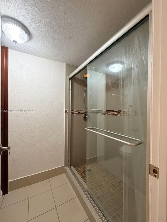 For Rent: $2,500 (2 beds, 2 baths, 961 Square Feet)
