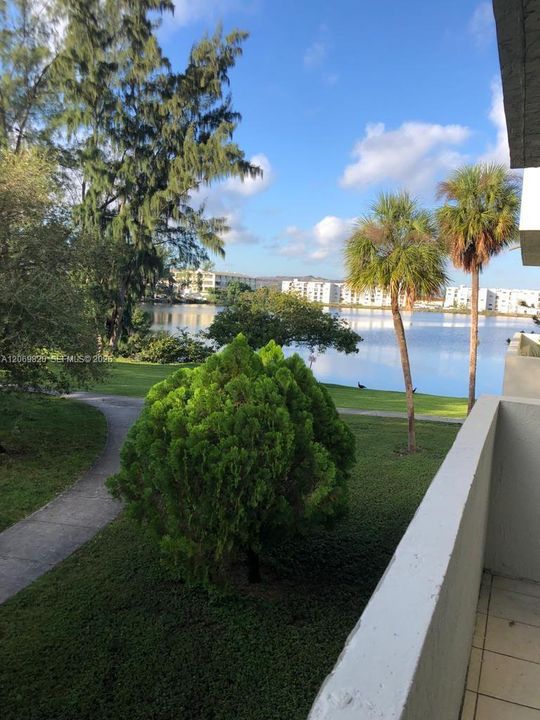 For Rent: $2,550 (3 beds, 2 baths, 1280 Square Feet)