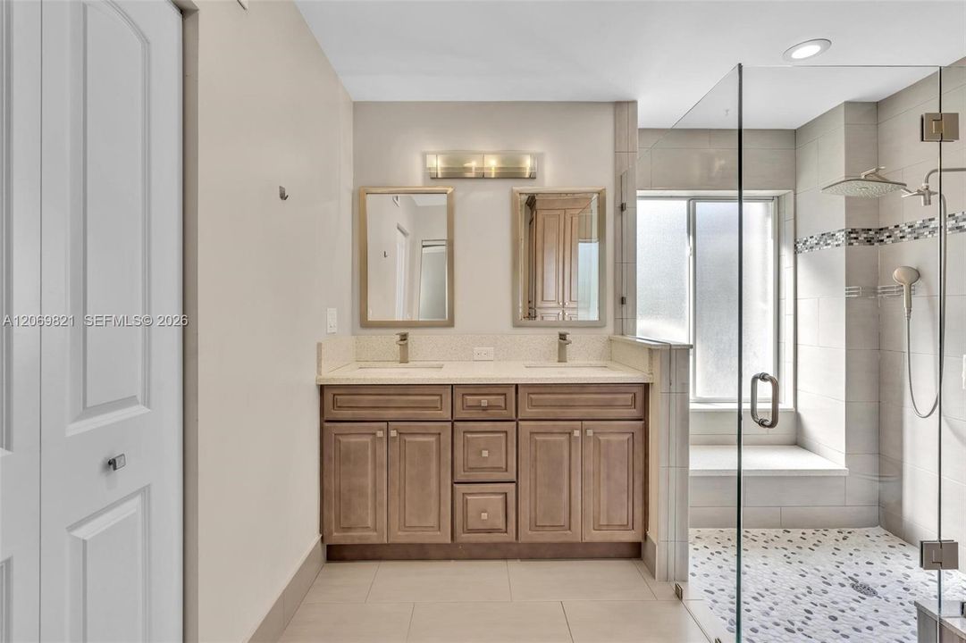 В аренду: $5,500 (4 спален, 2 ванн, 2318 Квадратных фут)