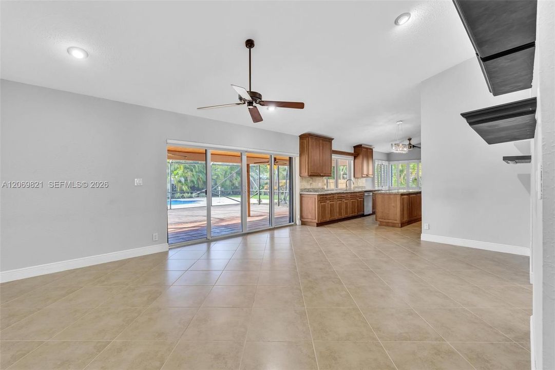 В аренду: $5,500 (4 спален, 2 ванн, 2318 Квадратных фут)