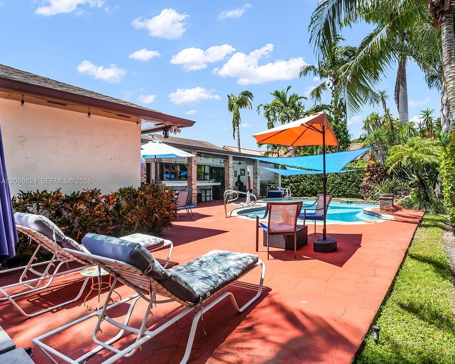 For Sale: $979,000 (4 beds, 2 baths, 2405 Square Feet)