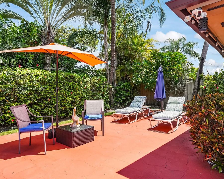 For Sale: $979,000 (4 beds, 2 baths, 2405 Square Feet)
