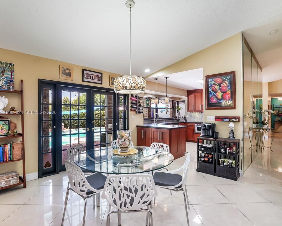 For Sale: $979,000 (4 beds, 2 baths, 2405 Square Feet)