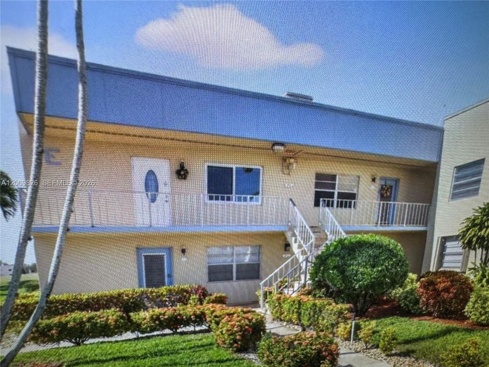 For Sale: $110,000 (1 beds, 1 baths, 720 Square Feet)