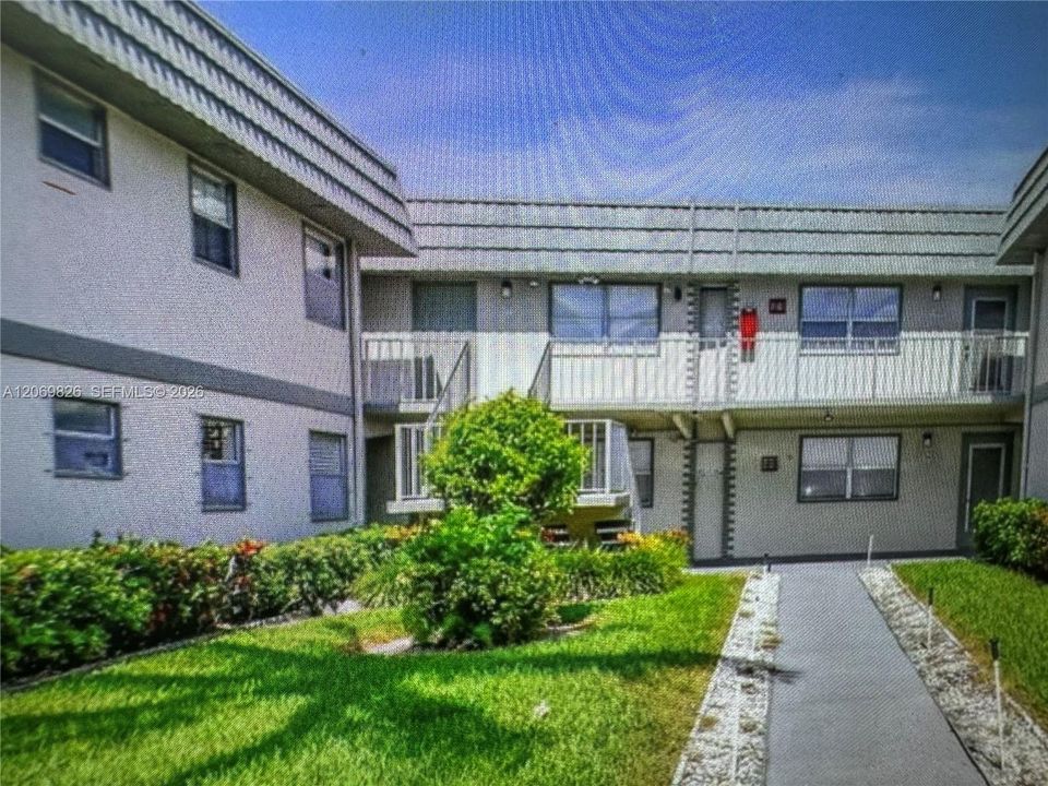 For Sale: $110,000 (1 beds, 1 baths, 720 Square Feet)