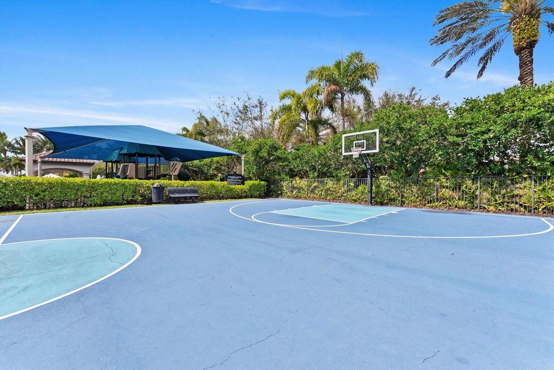 BASKETBALL