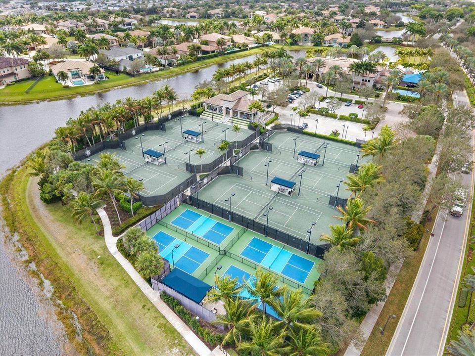 CLUBHOUSE AMENITIES