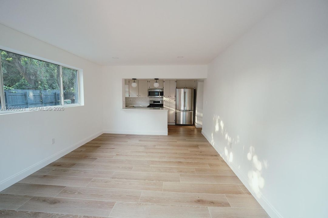 В аренду: $4,950 (3 спален, 2 ванн, 1328 Квадратных фут)