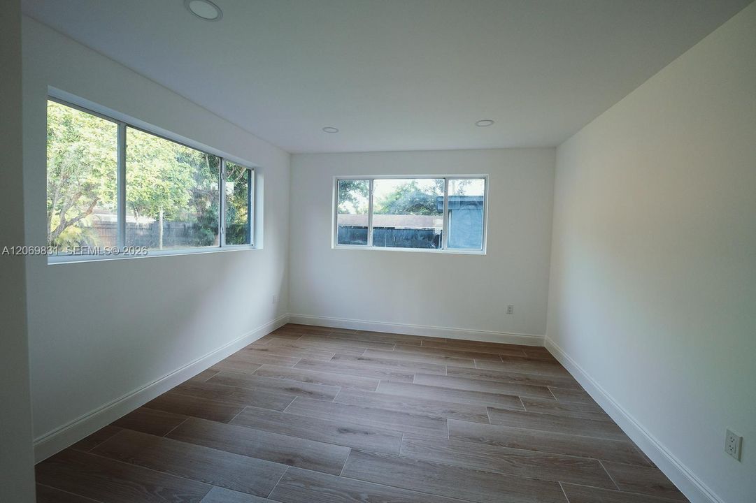 В аренду: $4,950 (3 спален, 2 ванн, 1328 Квадратных фут)