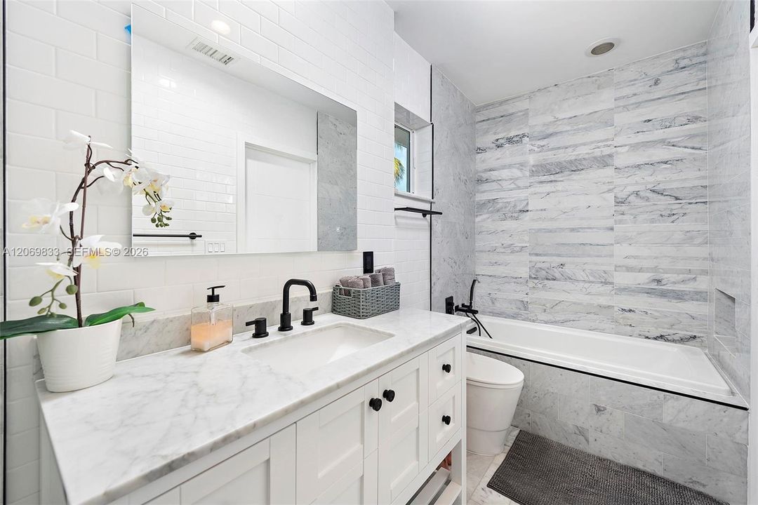 For Rent: $16,000 (5 beds, 3 baths, 2368 Square Feet)
