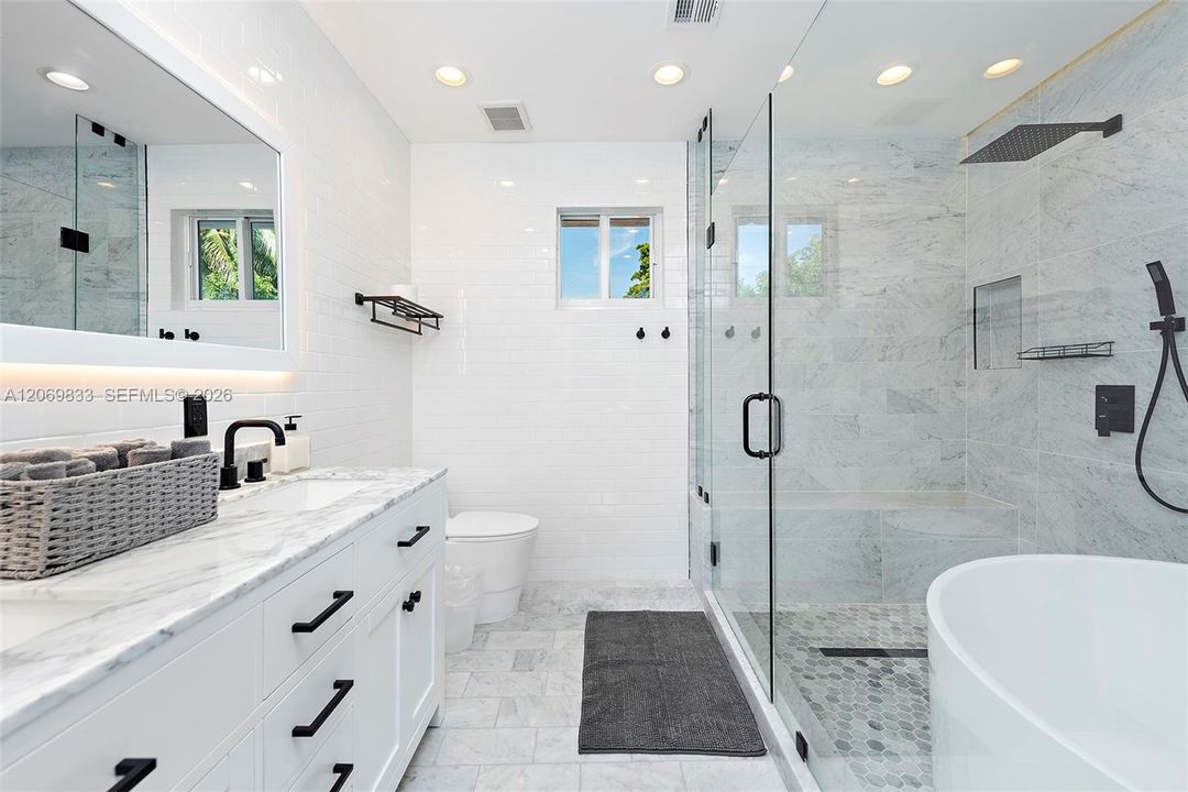 For Rent: $16,000 (5 beds, 3 baths, 2368 Square Feet)