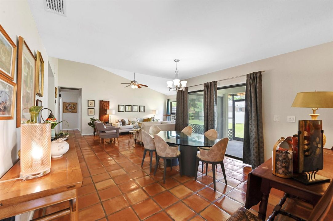 12 Dining room 02