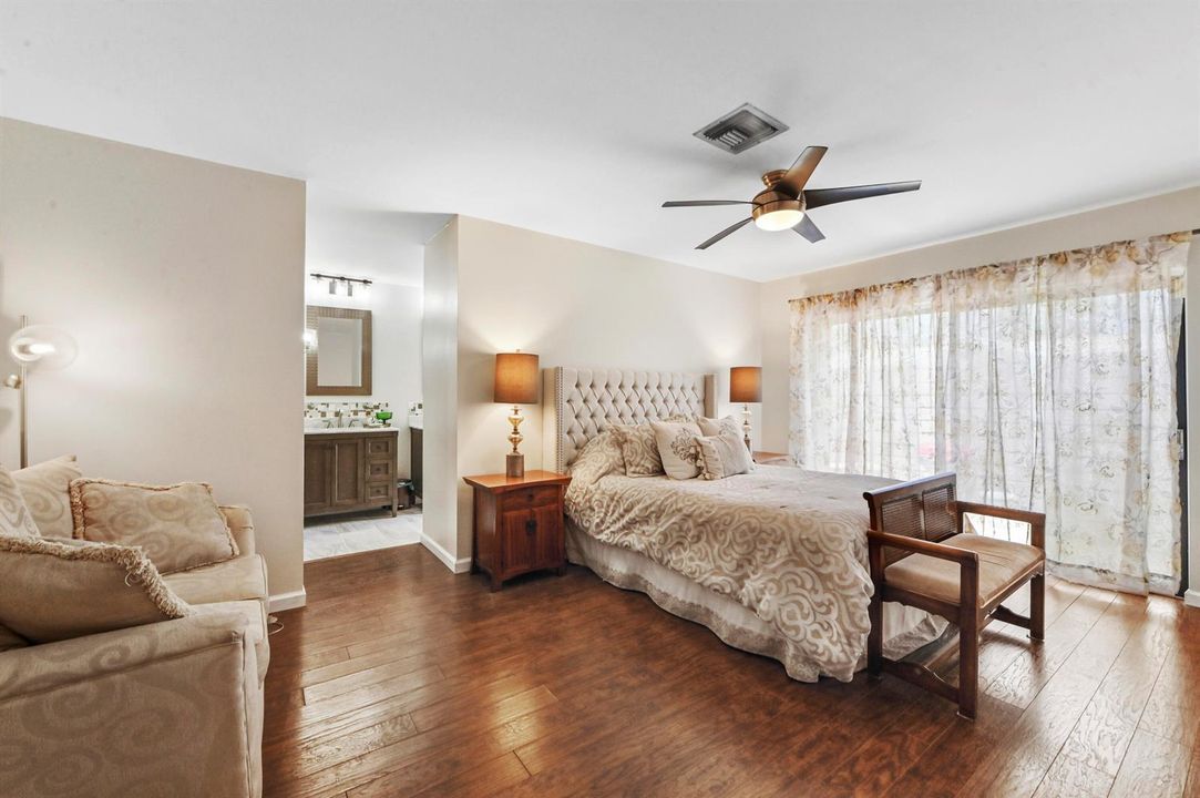 21 Bedroom 01