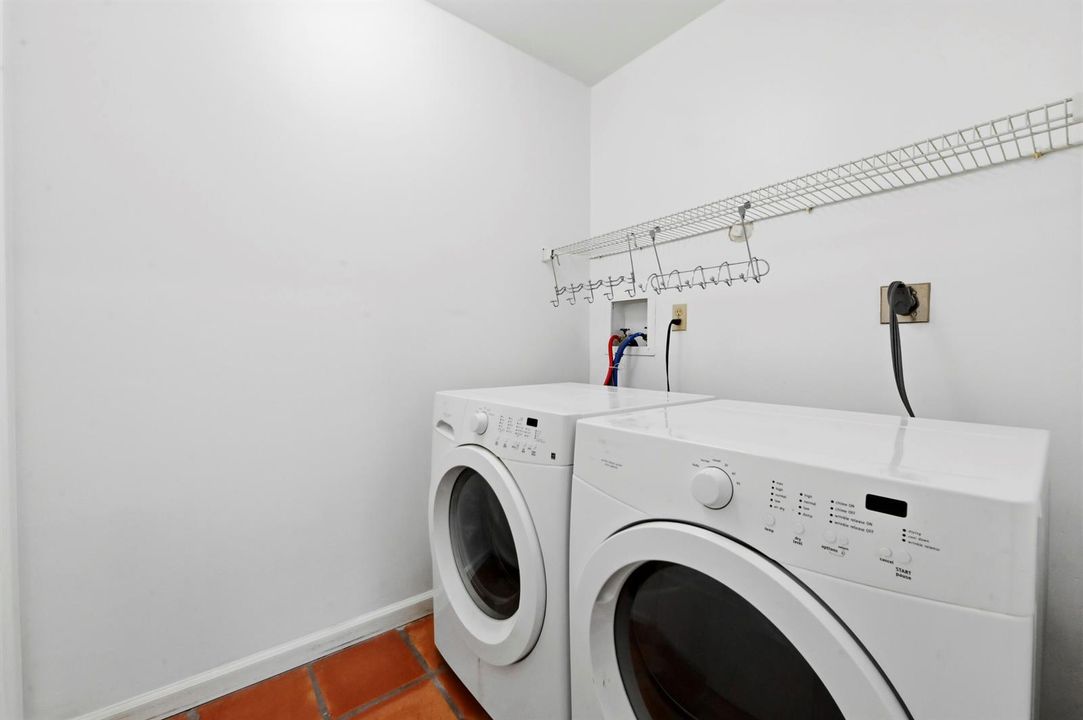 29 Laundry room 01