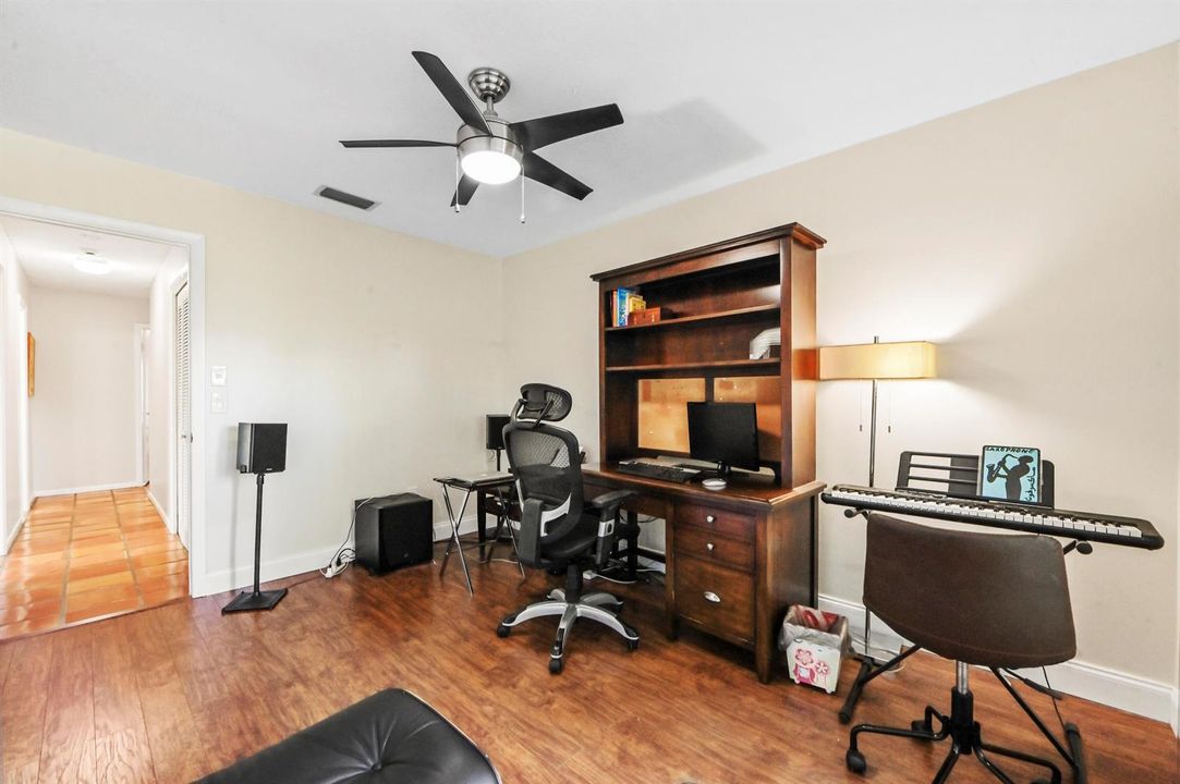 20 office 02