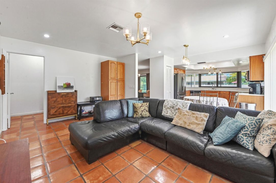 28 Living room 03