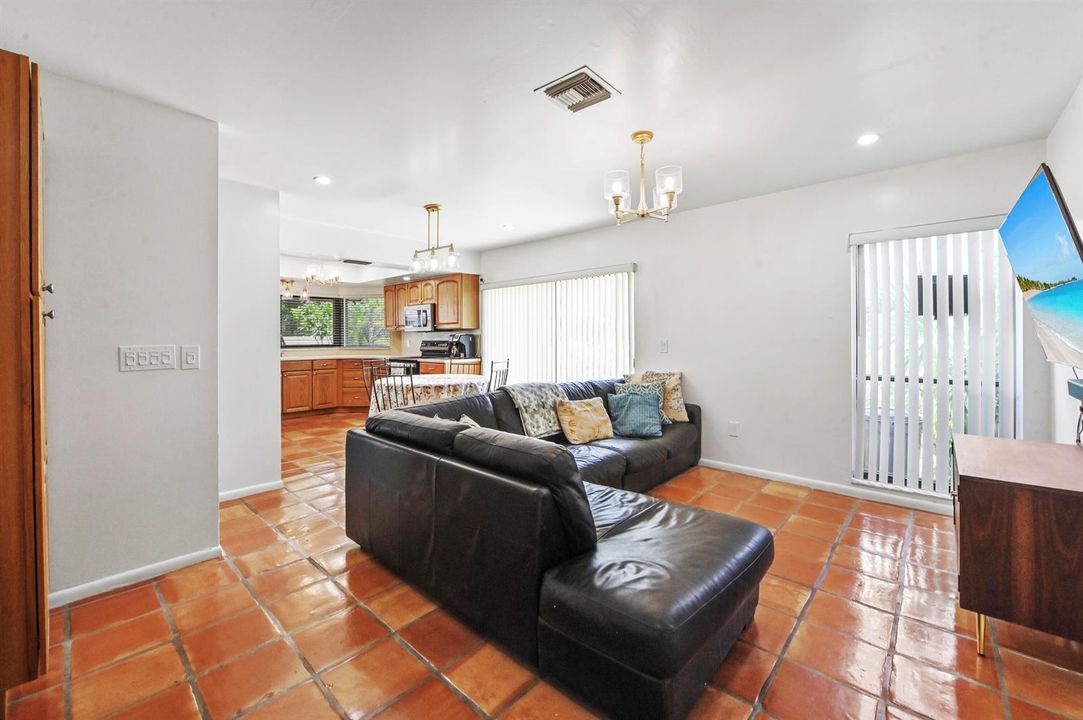 27 Living room 02