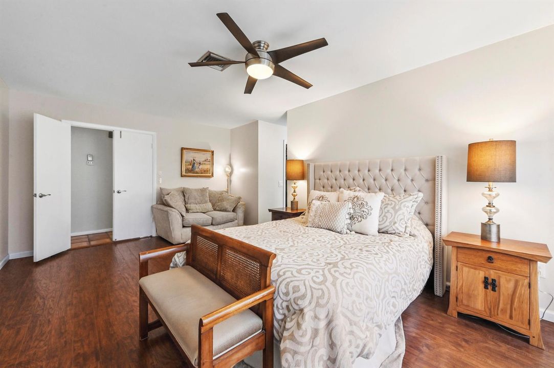 22 Bedroom 02