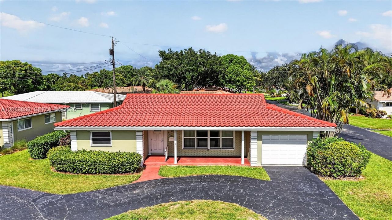Active With Contract: $399,000 (2 beds, 2 baths, 1876 Square Feet)